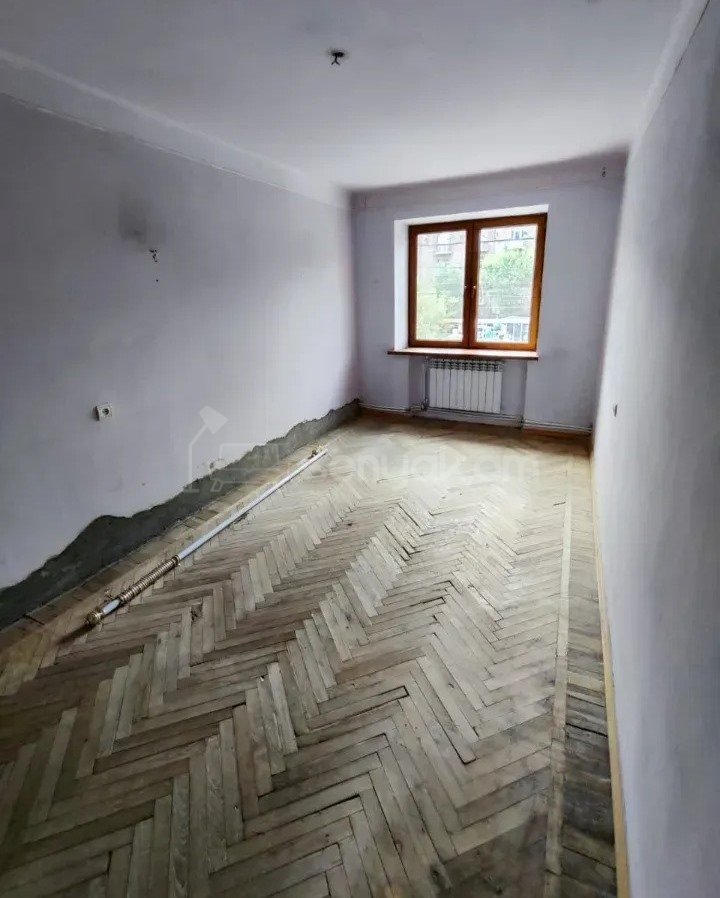 3 Սենյականոց Բնակարան Քարե Շենքում, 75քմ, 2/5 հարկ, Կոսմետիկ Վերանորոգված