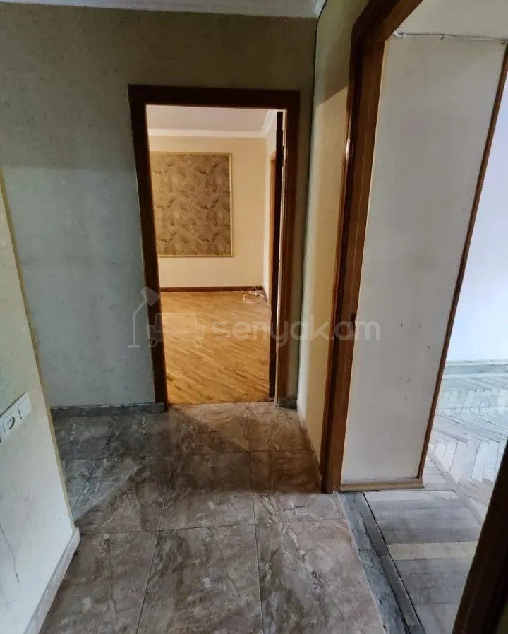 3 Սենյականոց Բնակարան Քարե Շենքում, 75քմ, 2/5 հարկ, Կոսմետիկ Վերանորոգված