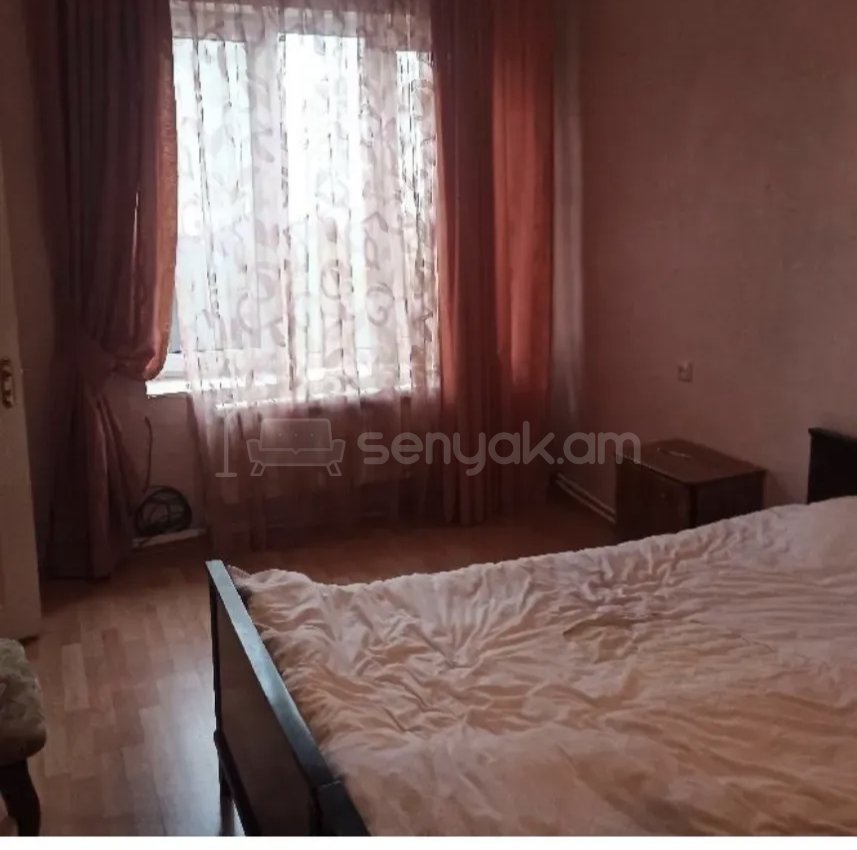 3 Սենյականոց Բնակարան Քարե Շենքում, 78քմ, 1/1 հարկ, Նորմալ Վիճակում, Կահավորված