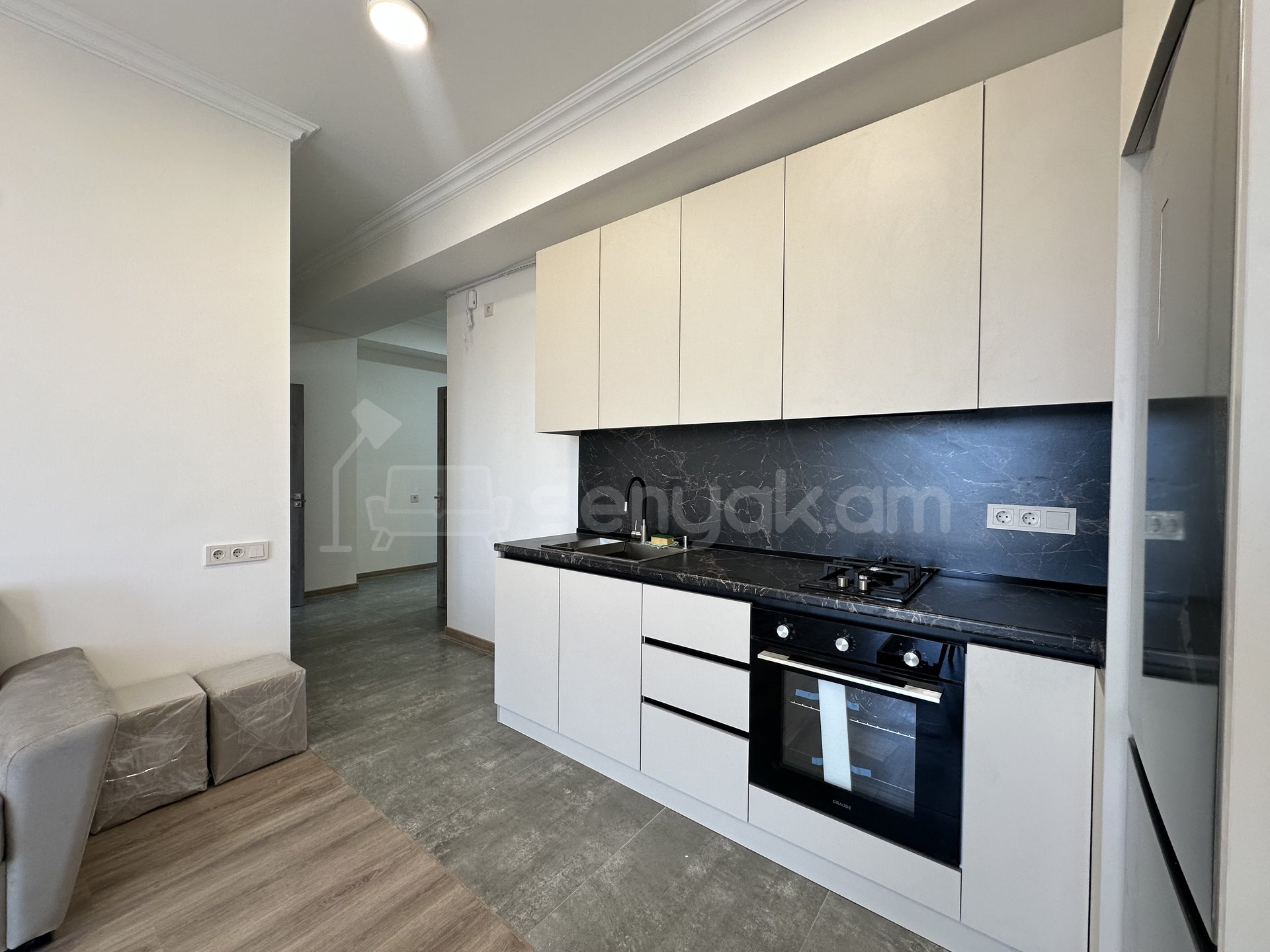 2 Սենյականոց Բնակարան Նորակառույցում, 52քմ, 5/15 հարկ, Դիզայներական Վերանորոգված, Կահավորված, Արևկող