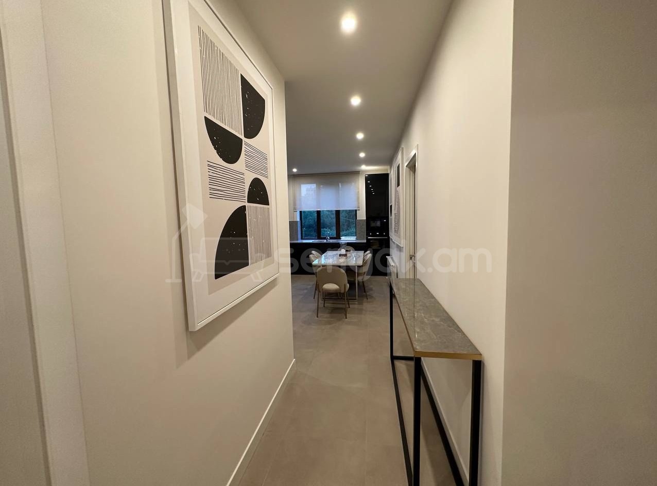 4 Սենյականոց Բնակարան Քարե Շենքում, 145քմ, 5/5 հարկ, Դիզայներական Վերանորոգված