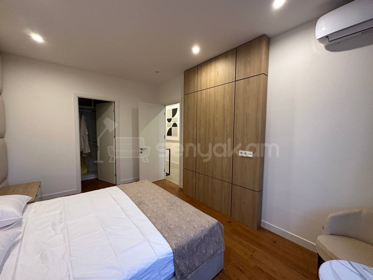 4 Սենյականոց Բնակարան Քարե Շենքում, 145քմ, 5/5 հարկ, Դիզայներական Վերանորոգված