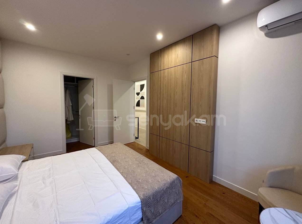 4 Սենյականոց Բնակարան Քարե Շենքում, 145քմ, 5/5 հարկ, Դիզայներական Վերանորոգված