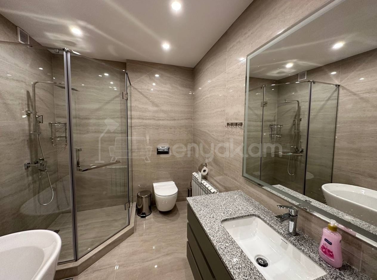 4 Սենյականոց Բնակարան Քարե Շենքում, 145քմ, 5/5 հարկ, Դիզայներական Վերանորոգված