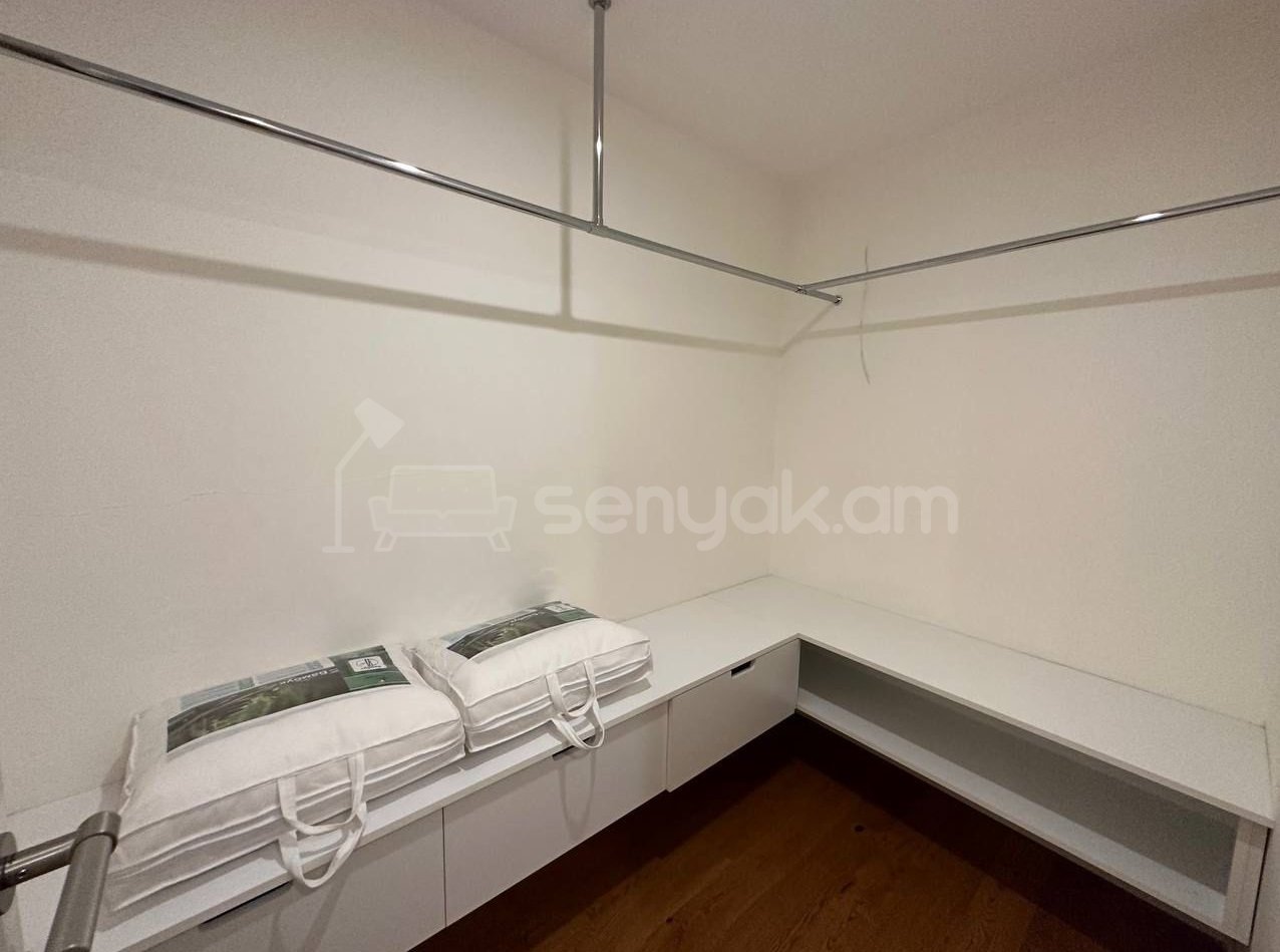 4 Սենյականոց Բնակարան Քարե Շենքում, 145քմ, 5/5 հարկ, Դիզայներական Վերանորոգված