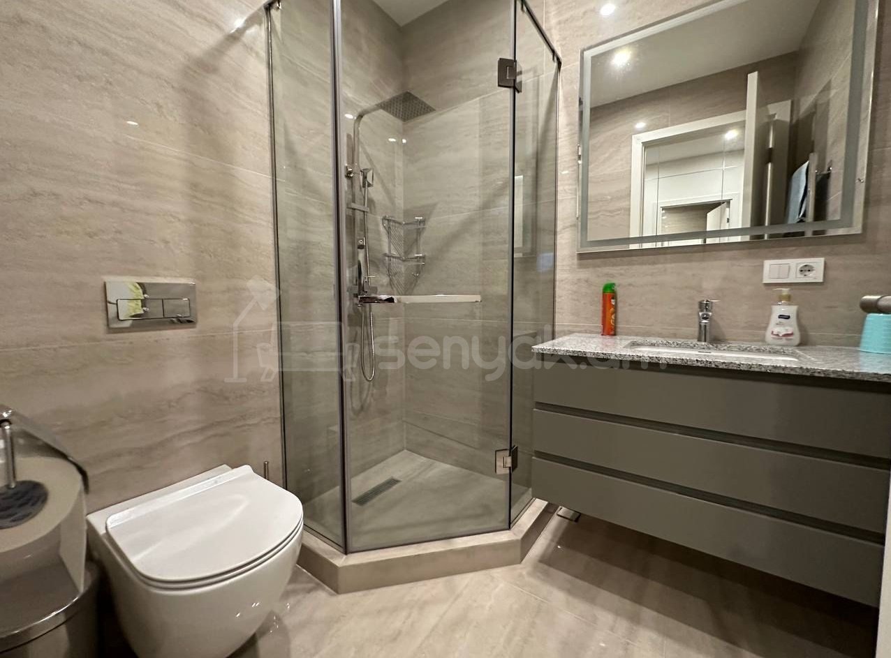 4 Սենյականոց Բնակարան Քարե Շենքում, 145քմ, 5/5 հարկ, Դիզայներական Վերանորոգված