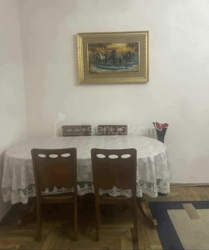 3 Սենյականոց Բնակարան Քարե Շենքում, 68քմ, 3/5 հարկ, Նորմալ Վիճակում, Արևկող