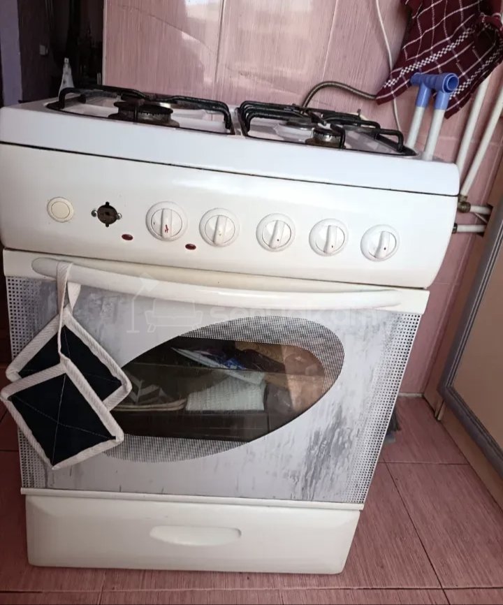 1 Սենյականոց Բնակարան Քարե Շենքում, 44քմ, 2/5 հարկ, Նորմալ Վիճակում, Կահավորված