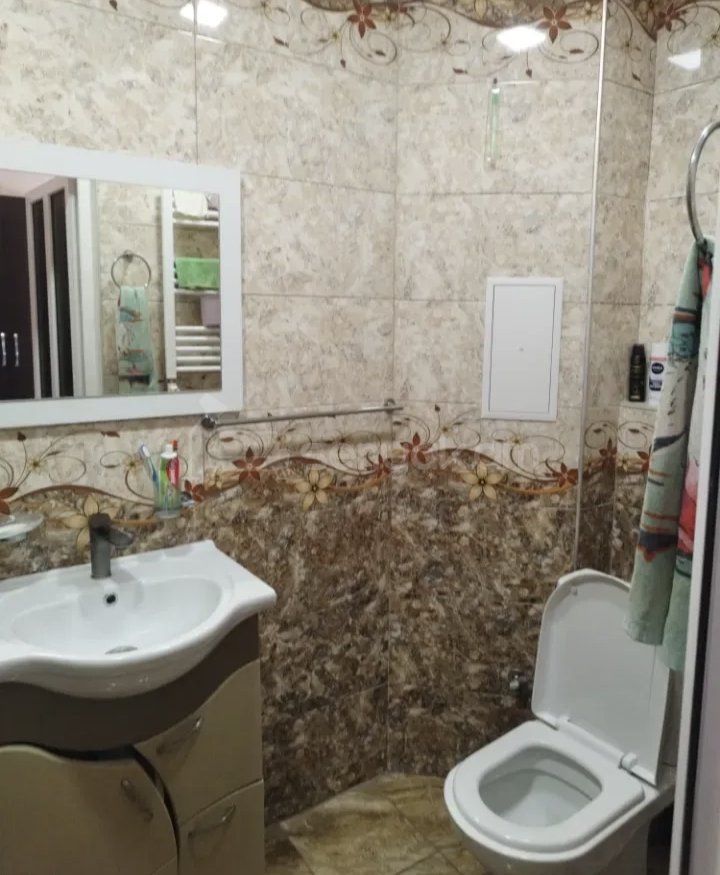 3 Սենյականոց Բնակարան Քարե Շենքում, 65քմ, 1/4 հարկ, Կապիտալ Վերանորոգված, Կահավորված