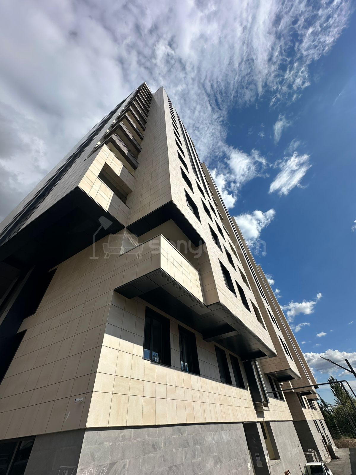 3 Սենյականոց Բնակարան Նորակառույցում, 70քմ, 13/18 հարկ, Զրոյական Վիճակում