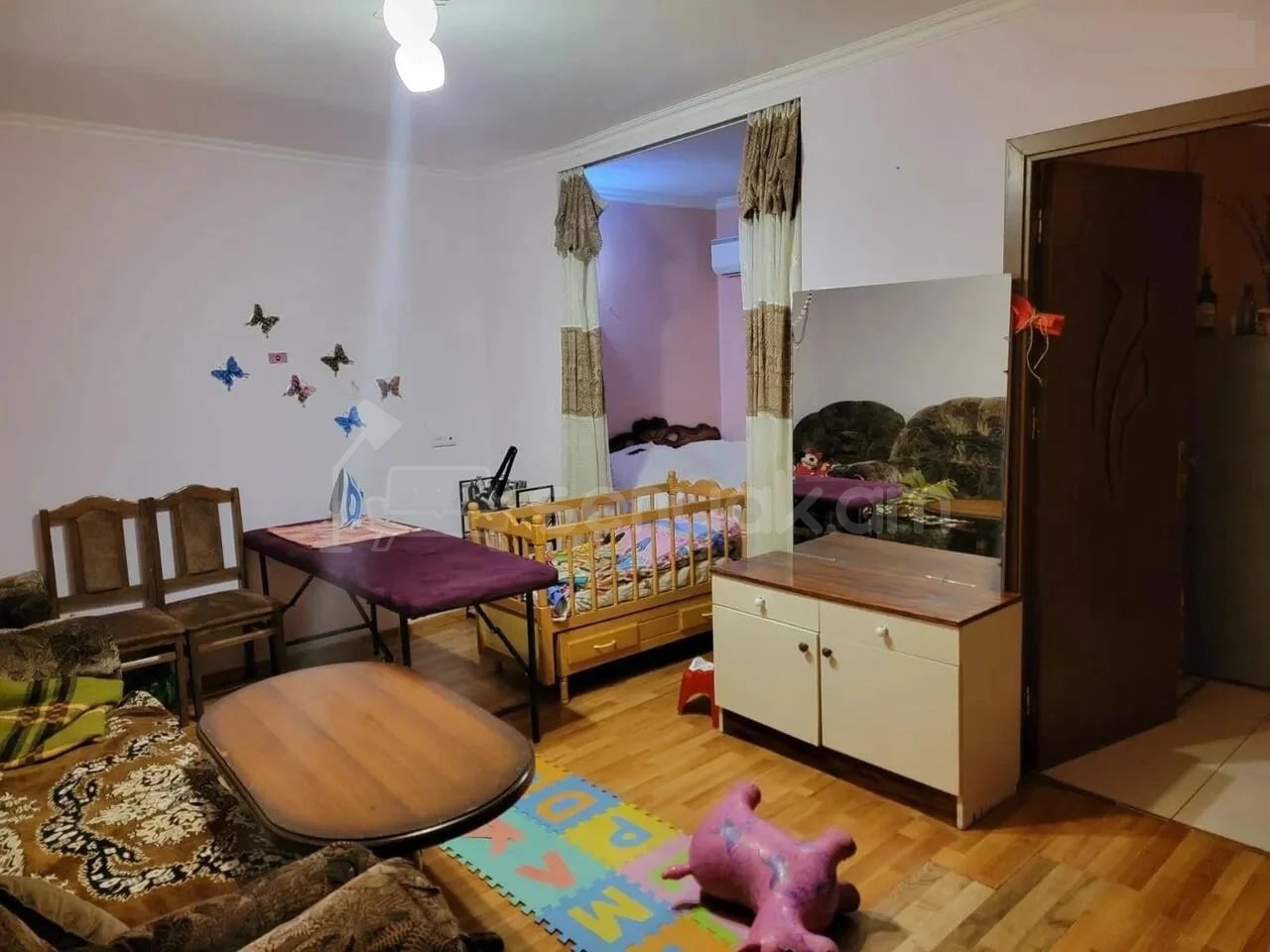 1 Սենյականոց Բնակարան Քարե Շենքում, 33քմ, 1/5 հարկ, Նորմալ Վիճակում