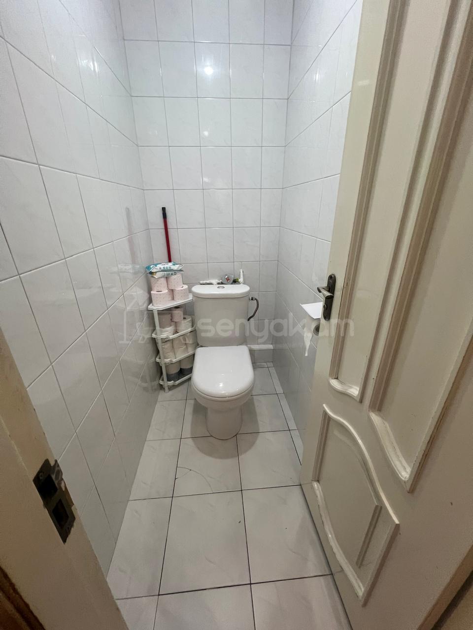 3 Սենյականոց Բնակարան, 78քմ, 2/9 հարկ, Նորմալ Վիճակում