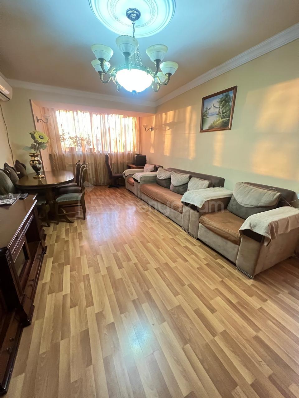 3 Սենյականոց Բնակարան, 78քմ, 2/9 հարկ, Նորմալ Վիճակում