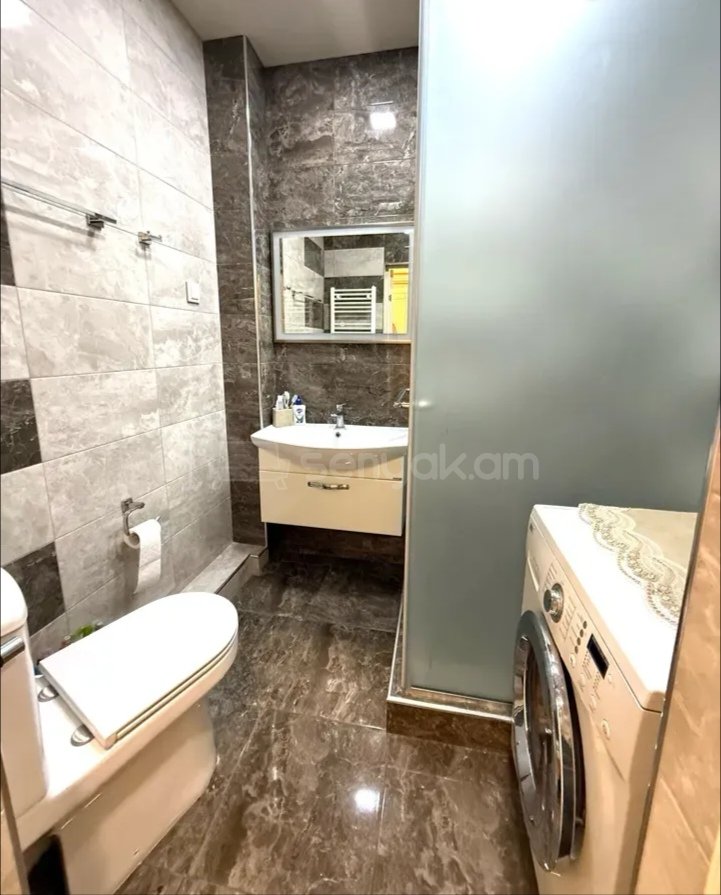 3 Սենյականոց Բնակարան, 80քմ, 2/7 հարկ, Կապիտալ Վերանորոգված, Կահավորված