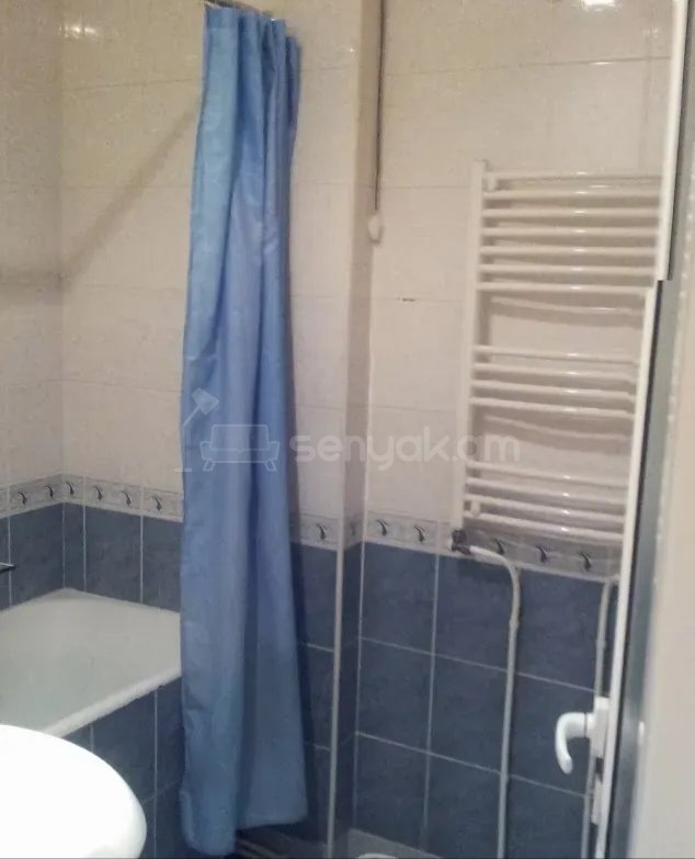 2 Սենյականոց Բնակարան Քարե Շենքում, 70քմ, 5/5 հարկ, Նորմալ Վիճակում, Կահավորված