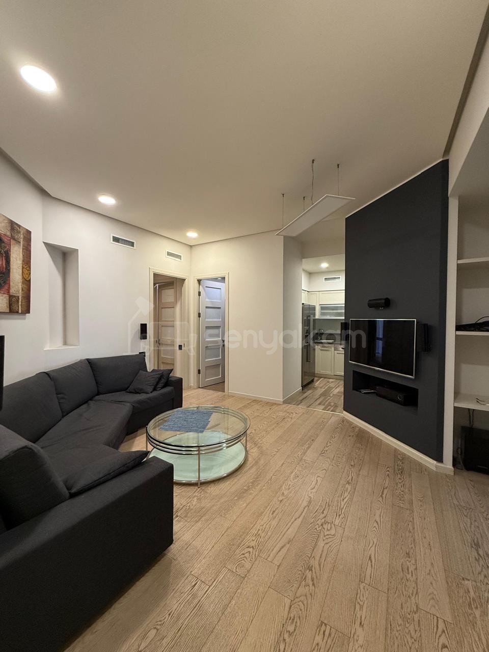 3 Սենյականոց Բնակարան Քարե Շենքում, 90քմ, 3/5 հարկ, Դիզայներական Վերանորոգված, Կահավորված, Արևկող