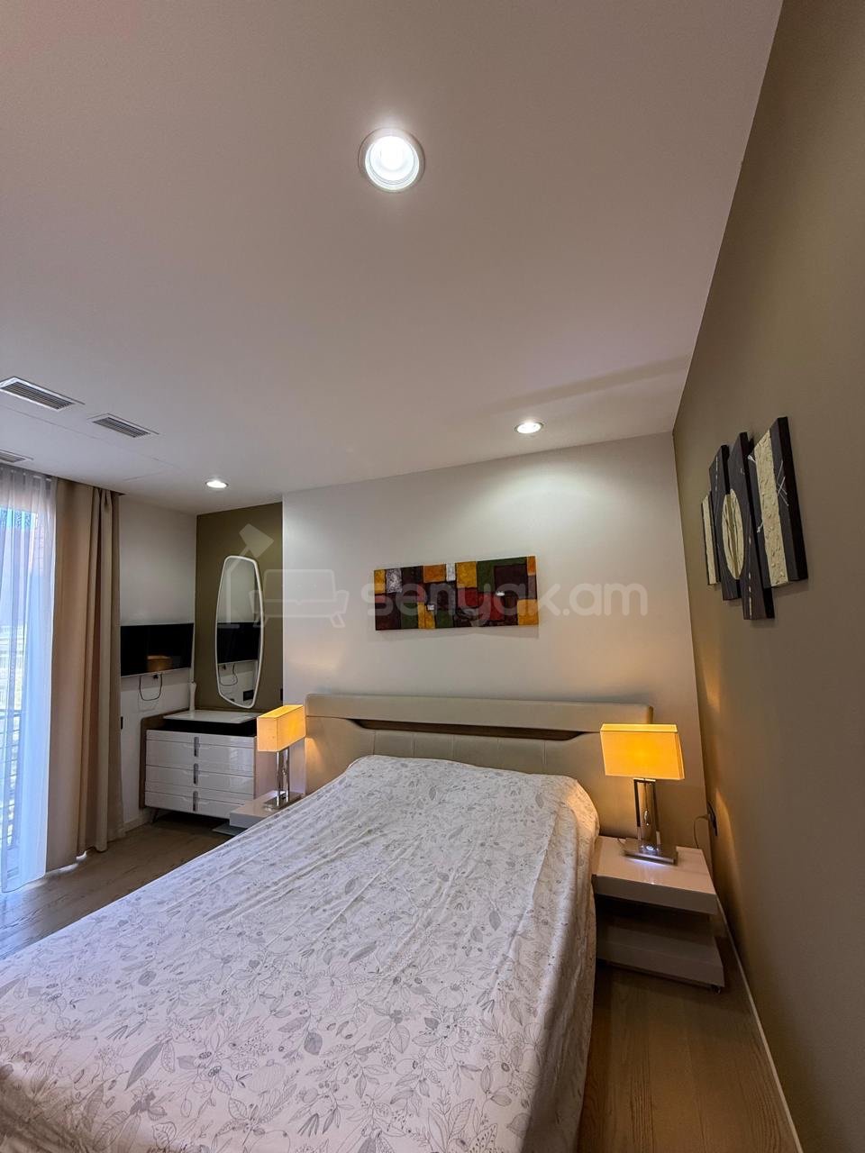 3 Սենյականոց Բնակարան Քարե Շենքում, 90քմ, 3/5 հարկ, Դիզայներական Վերանորոգված, Կահավորված, Արևկող