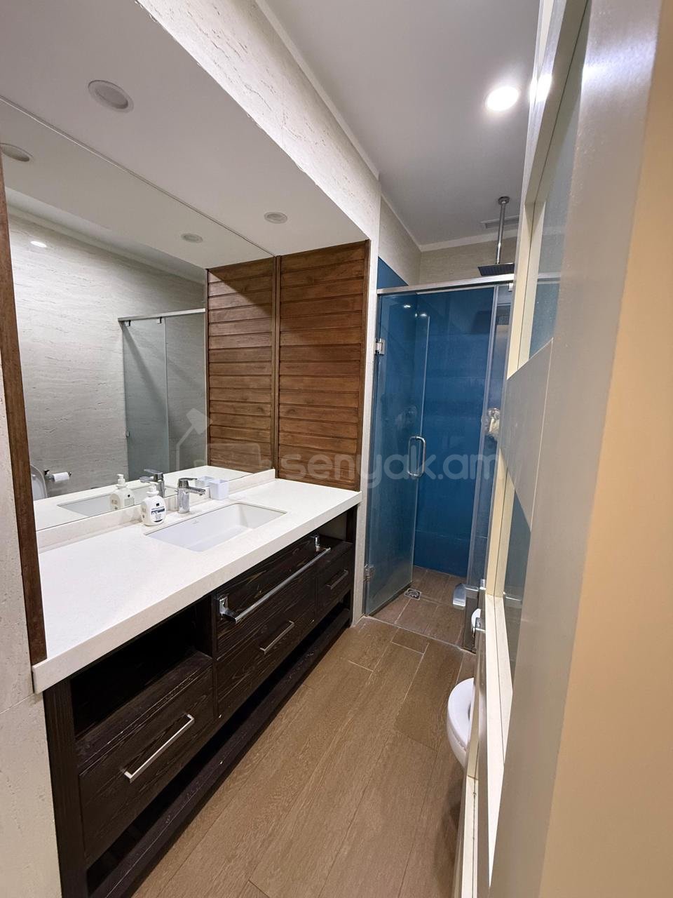 3 Սենյականոց Բնակարան Քարե Շենքում, 90քմ, 3/5 հարկ, Դիզայներական Վերանորոգված, Կահավորված, Արևկող