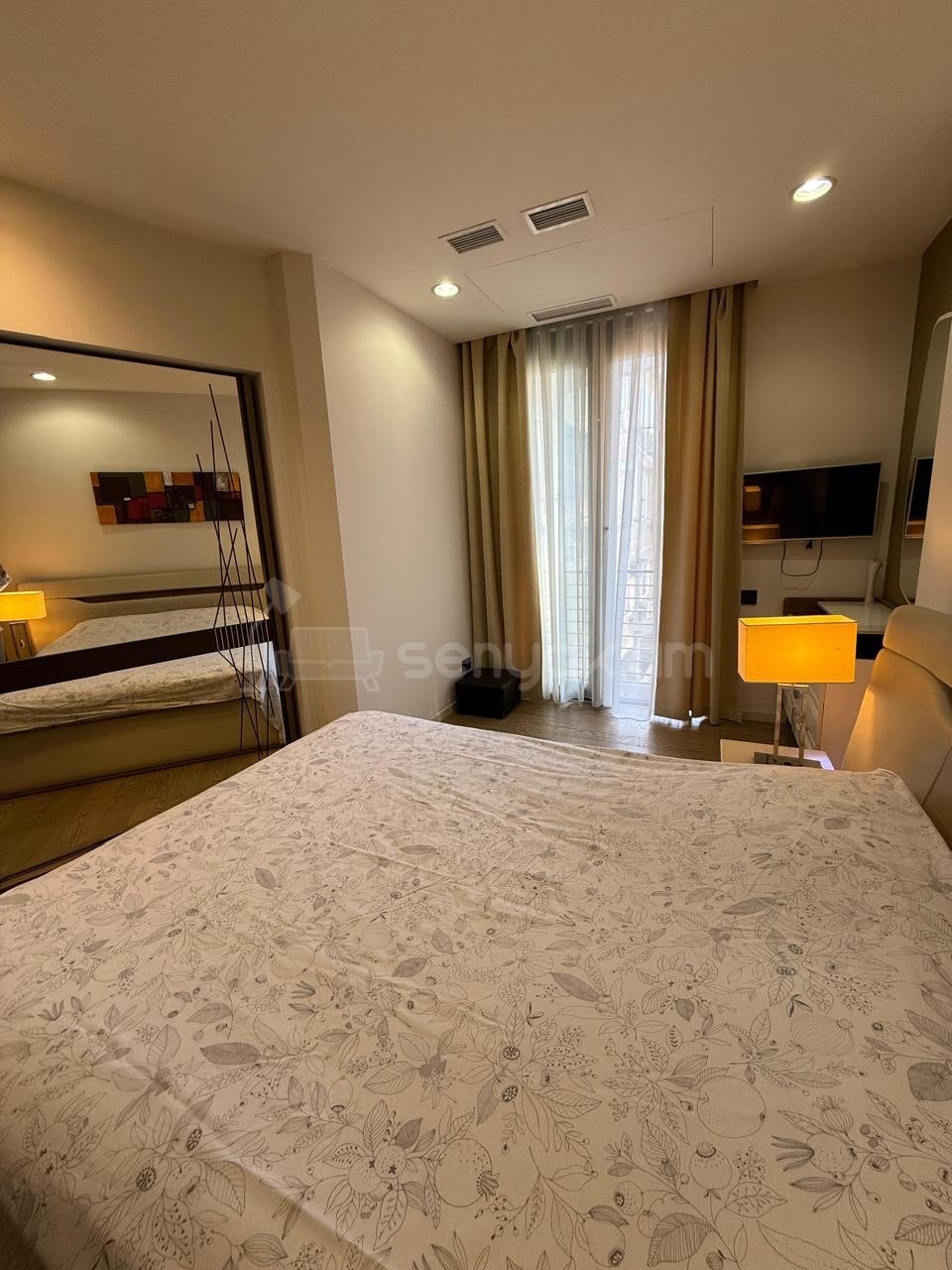 3 Սենյականոց Բնակարան Քարե Շենքում, 90քմ, 3/5 հարկ, Դիզայներական Վերանորոգված, Կահավորված, Արևկող