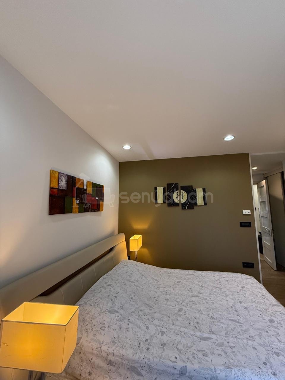 3 Սենյականոց Բնակարան Քարե Շենքում, 90քմ, 3/5 հարկ, Դիզայներական Վերանորոգված, Կահավորված, Արևկող