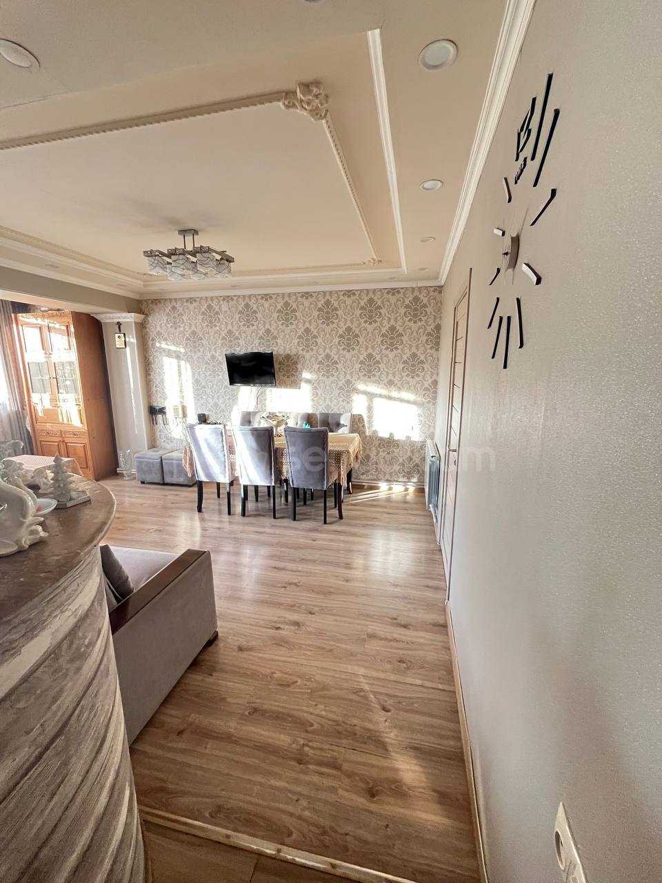 3 Սենյականոց Բնակարան Քարե Շենքում, 70քմ, 2/5 հարկ, Դիզայներական Վերանորոգված