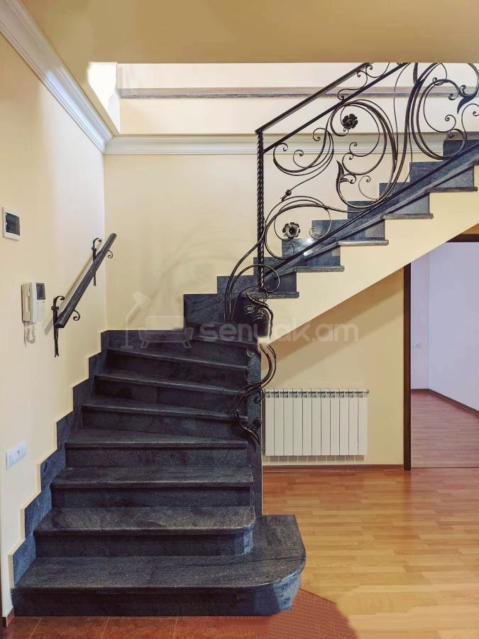 5 Սենյականոց Սեփական Տուն, 200քմ, Կապիտալ Վերանորոգված, Կահավորված