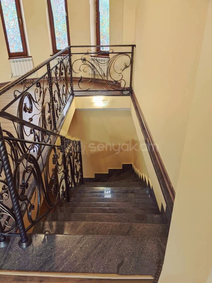 5 Սենյականոց Սեփական Տուն, 200քմ, Կապիտալ Վերանորոգված, Կահավորված