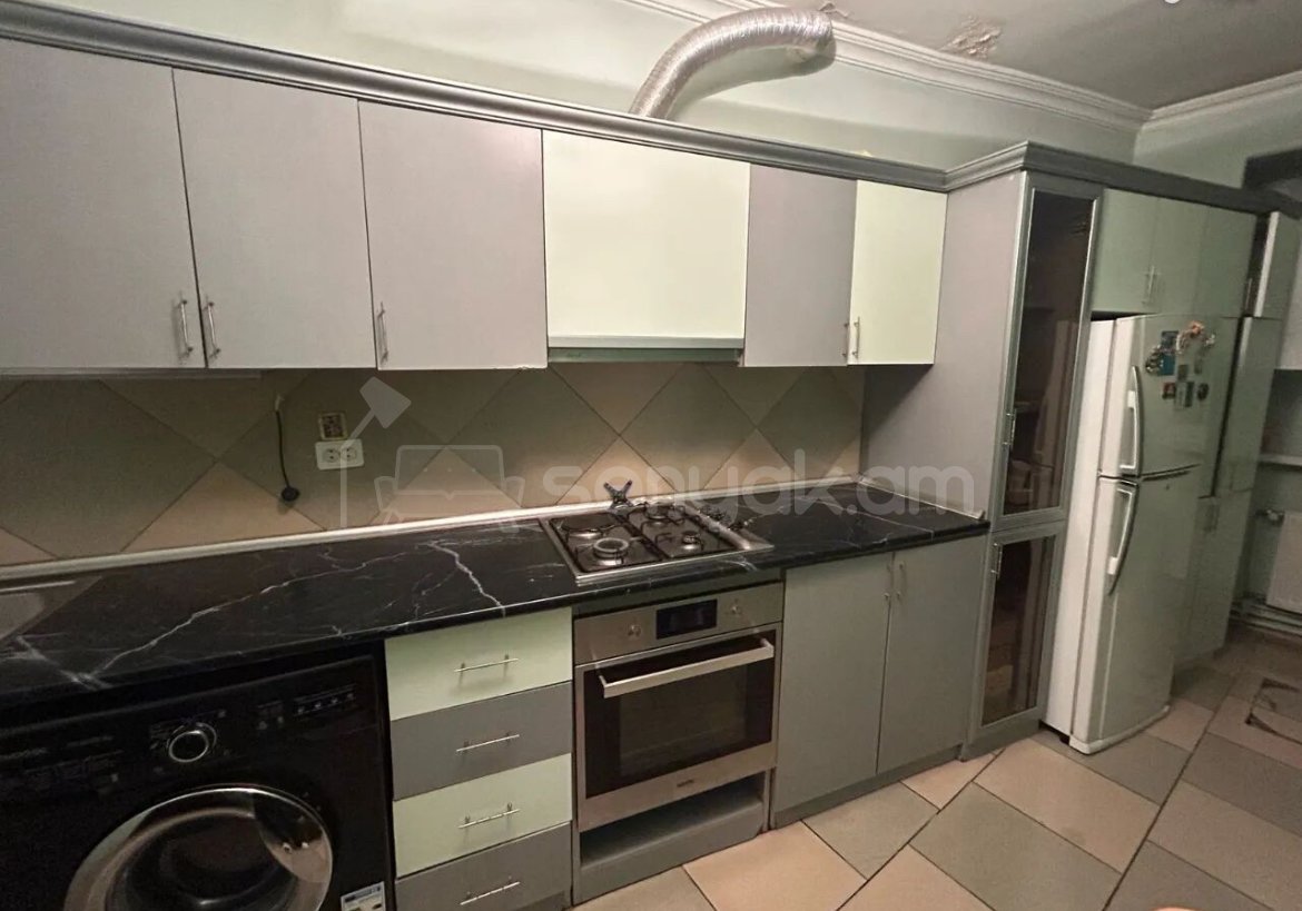 4 Սենյականոց Բնակարան, 89քմ, 1/9 հարկ, Կապիտալ Վերանորոգված