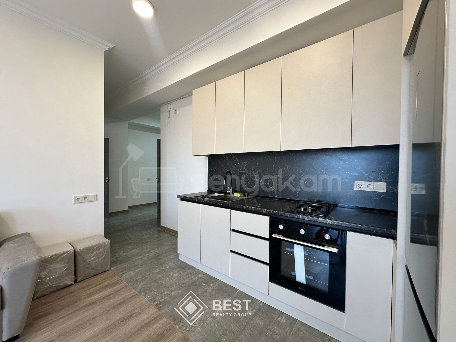 2 Սենյականոց Բնակարան, 52քմ, 5/15 հարկ, Կապիտալ Վերանորոգված, Կահավորված, Արևկող