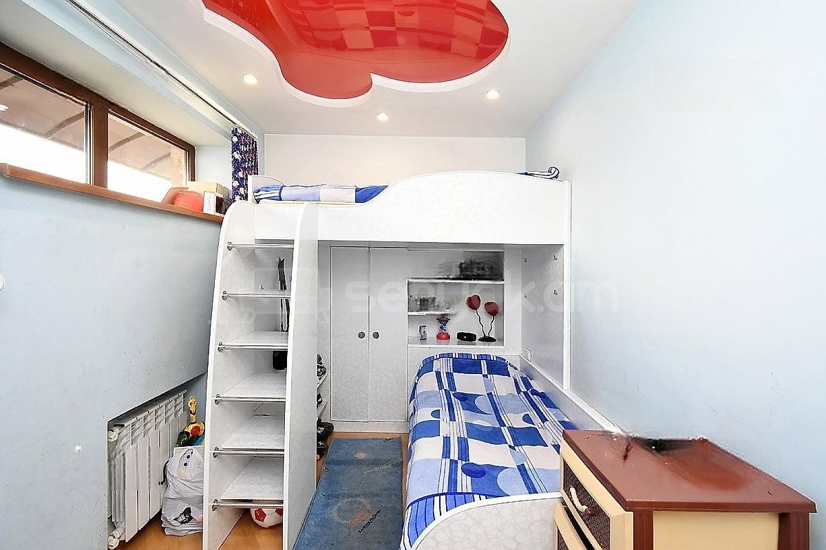 2 Սենյականոց Բնակարան Քարե Շենքում, 68քմ, 3/5 հարկ, Նորմալ Վիճակում