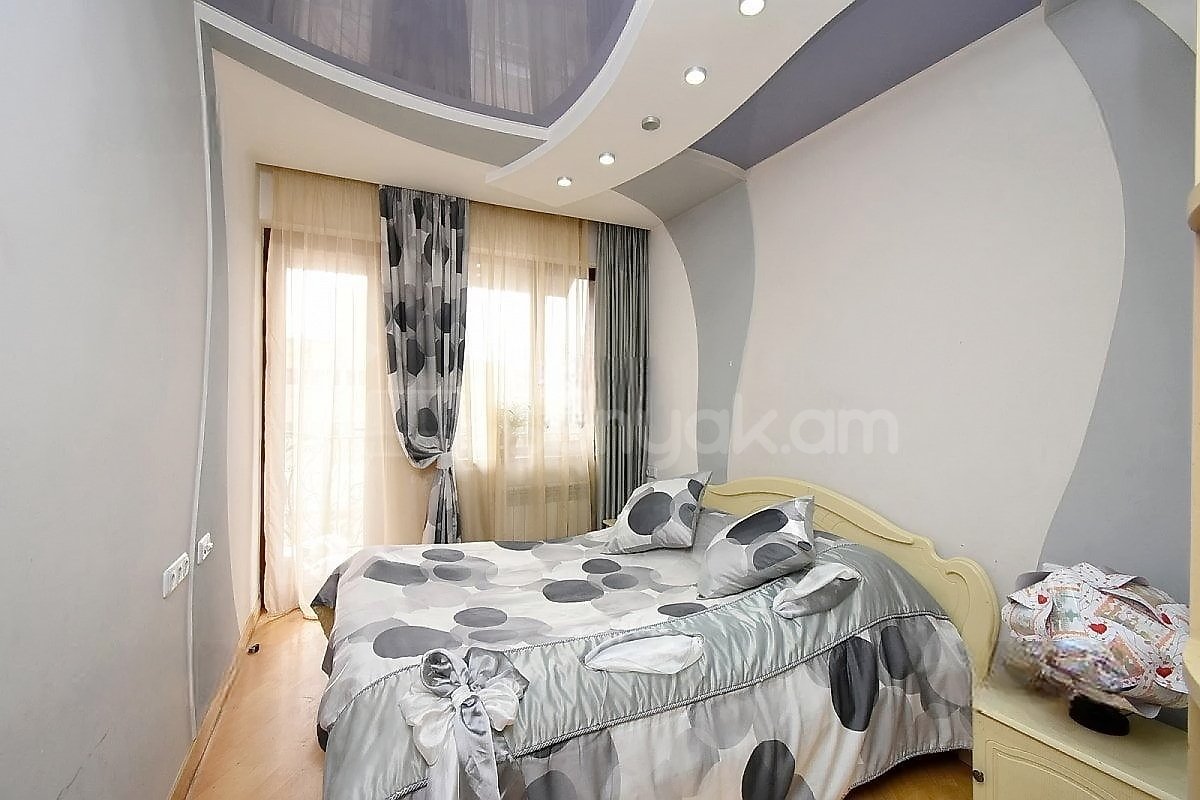 2 Սենյականոց Բնակարան Քարե Շենքում, 68քմ, 3/5 հարկ, Նորմալ Վիճակում