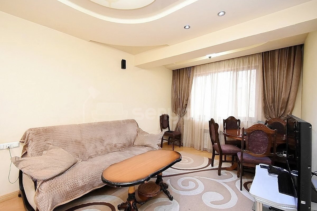 2 Սենյականոց Բնակարան Քարե Շենքում, 68քմ, 3/5 հարկ, Նորմալ Վիճակում