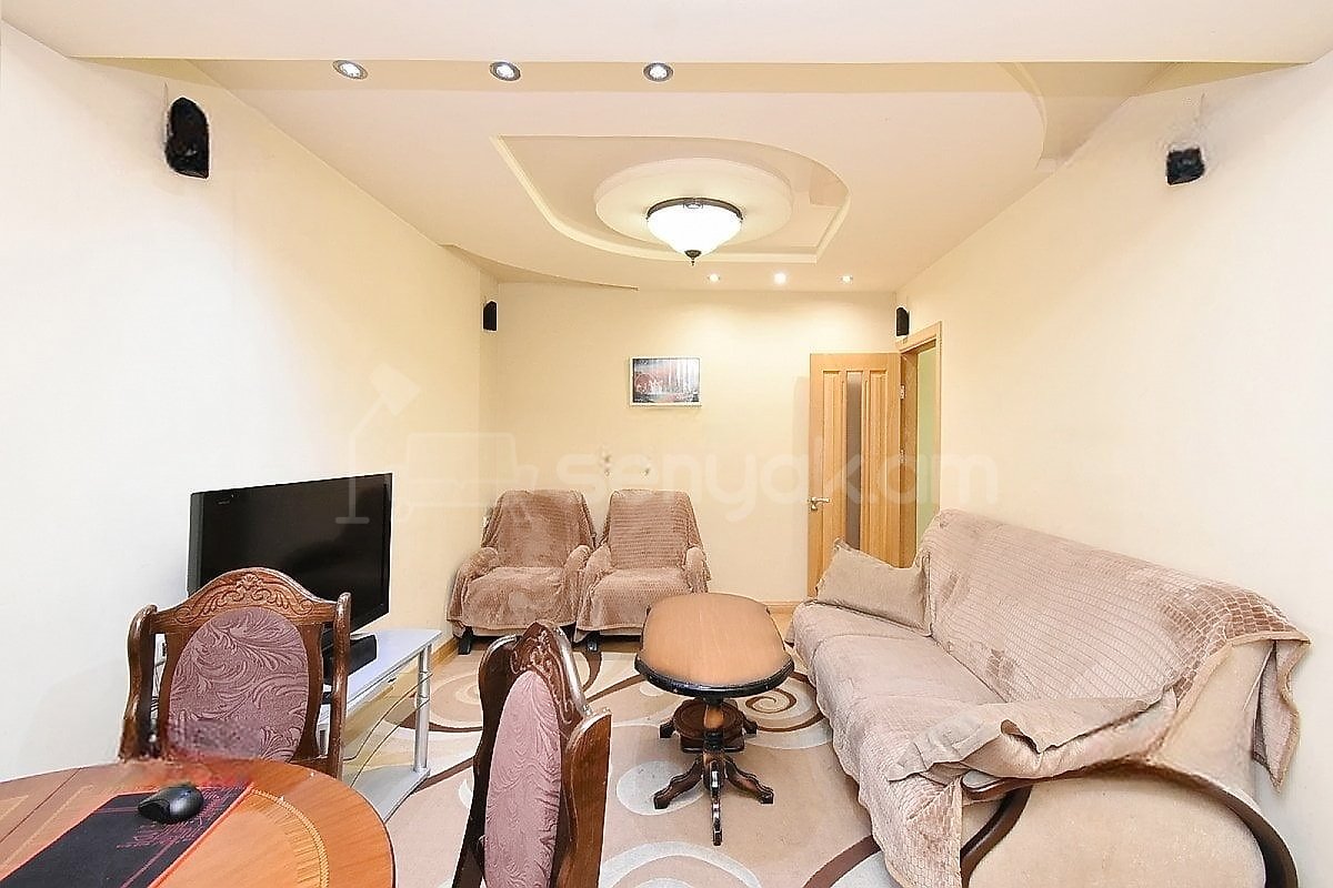 2 Սենյականոց Բնակարան Քարե Շենքում, 68քմ, 3/5 հարկ, Նորմալ Վիճակում