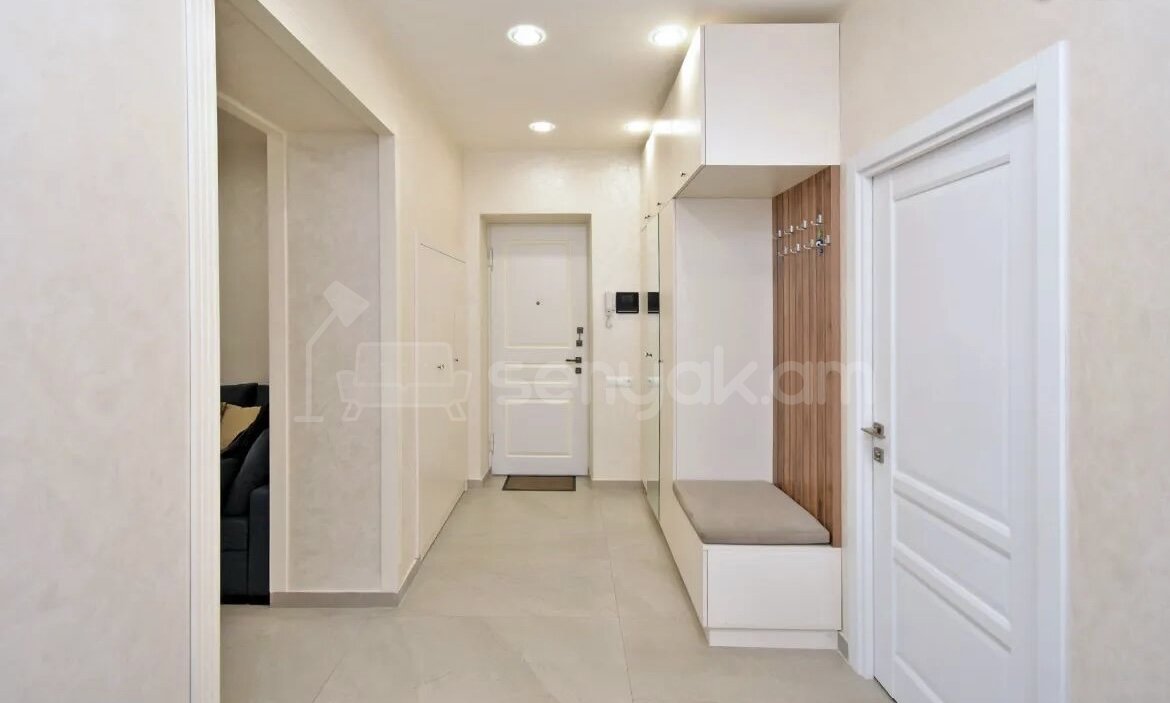 3 Սենյականոց Բնակարան Քարե Շենքում, 88քմ, 4/5 հարկ, Կապիտալ Վերանորոգված