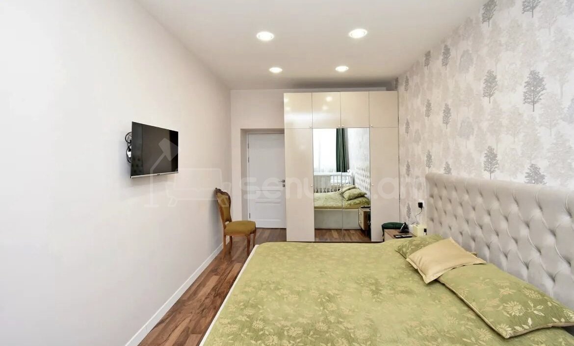 3 Սենյականոց Բնակարան Քարե Շենքում, 88քմ, 4/5 հարկ, Կապիտալ Վերանորոգված