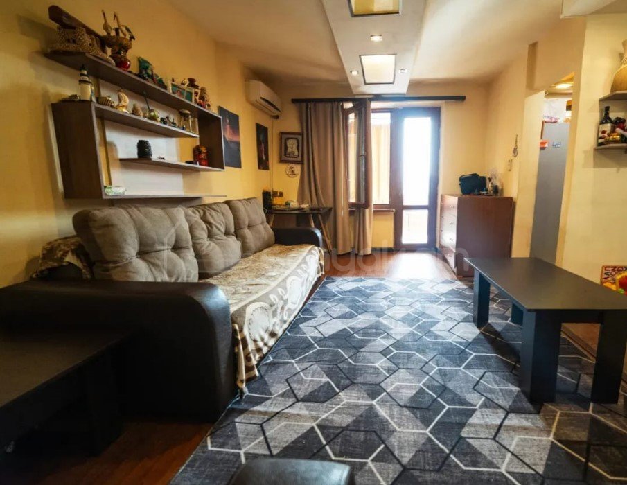 1 Սենյականոց Բնակարան Քարե Շենքում, 45քմ, 4/5 հարկ, Կապիտալ Վերանորոգված, Կահավորված, Արևկող