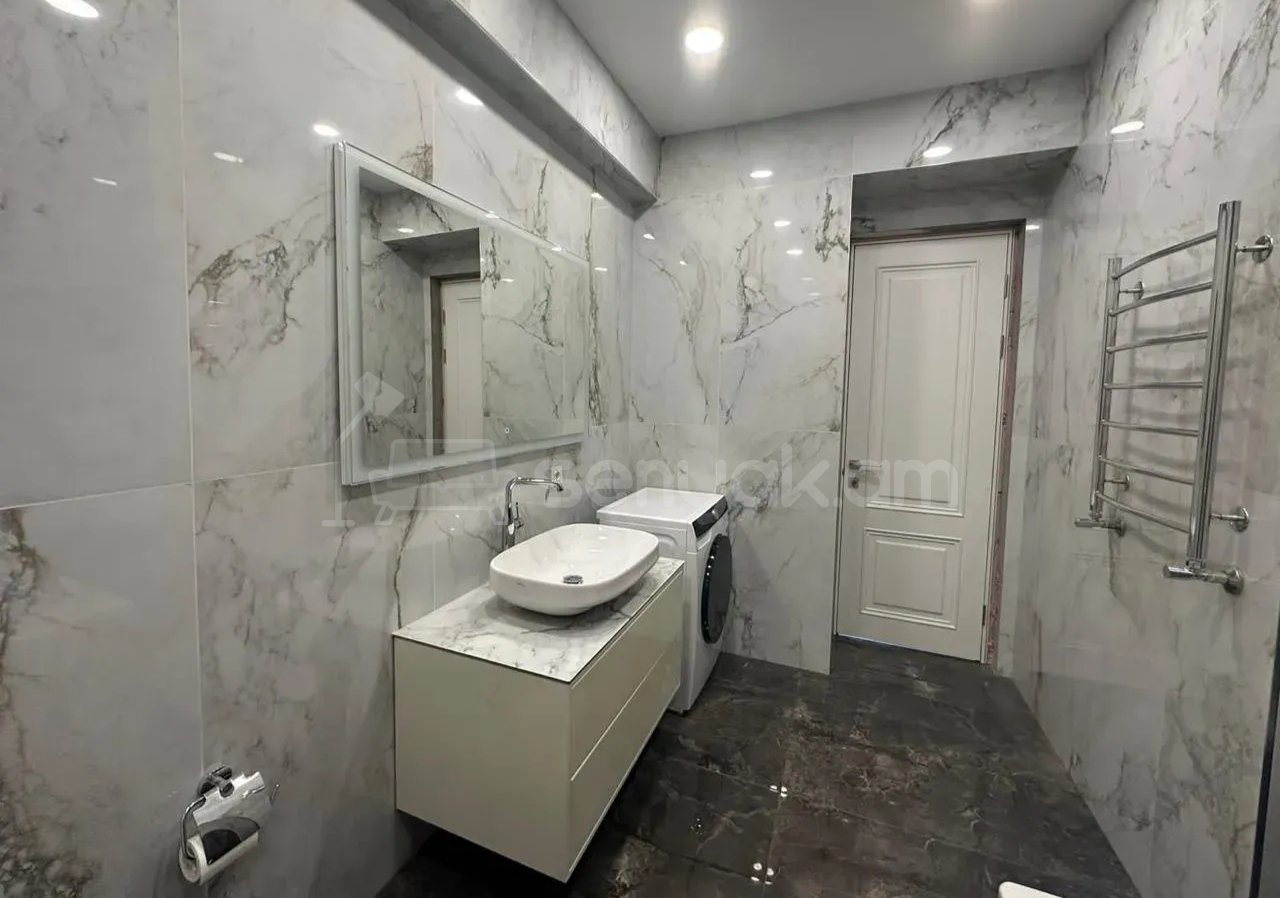 2 Սենյականոց Բնակարան Նորակառույց Քարե Շենքում, 80քմ, 7/14 հարկ, Դիզայներական Վերանորոգված, Մասամբ Կահավորված