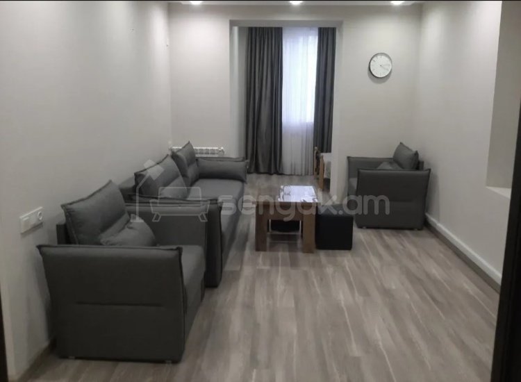 3 Սենյականոց Բնակարան Քարե Շենքում, 65քմ, 3/4 հարկ, Կապիտալ Վերանորոգված, Կահավորված, Արևկող