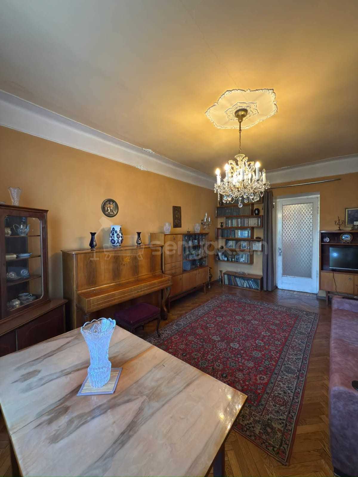 4 Սենյականոց Բնակարան Քարե Շենքում, 86քմ, 3/5 հարկ, Կոսմետիկ Վերանորոգված, Կահավորված, Արևկող