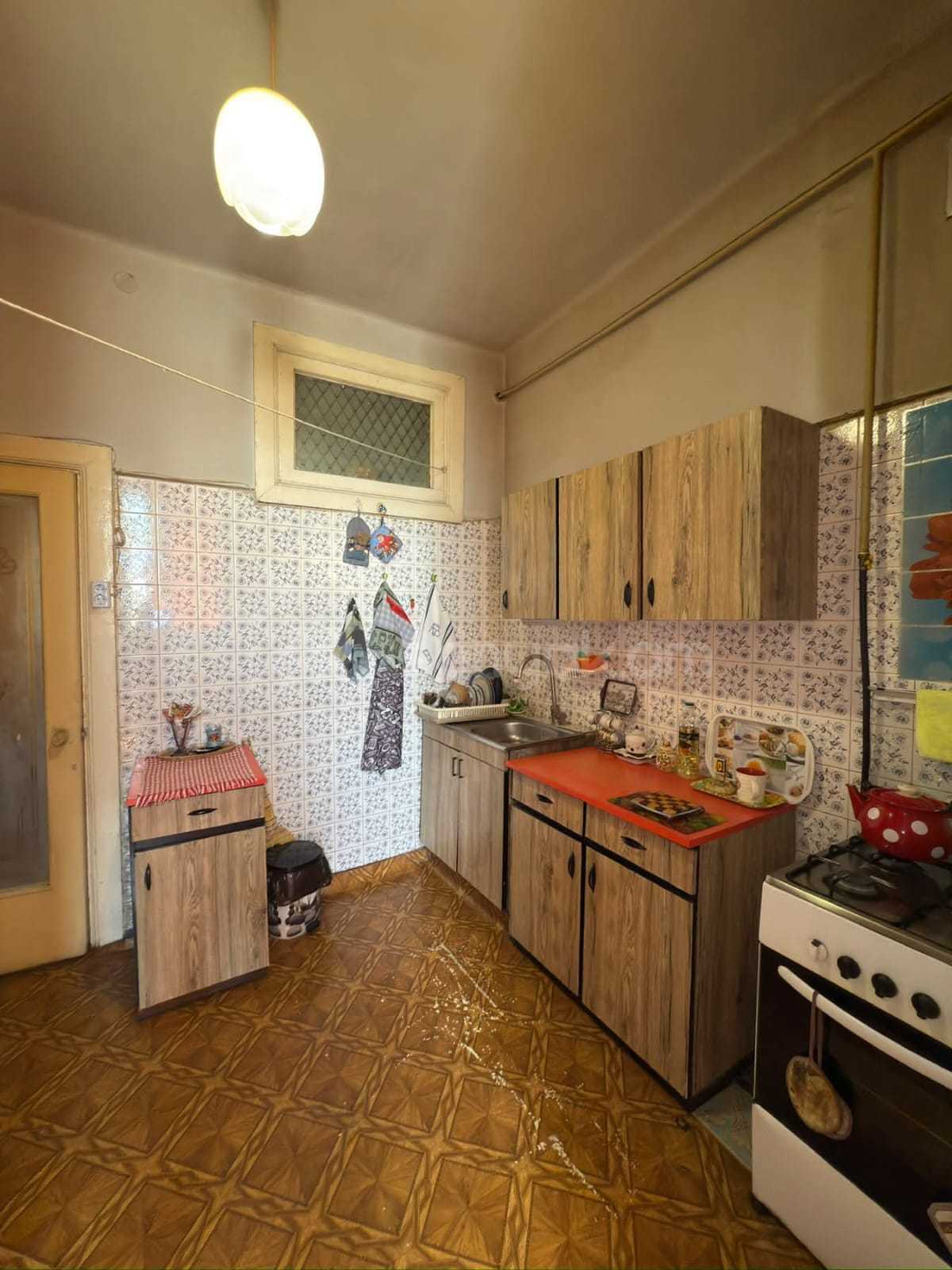 4 Սենյականոց Բնակարան Քարե Շենքում, 86քմ, 3/5 հարկ, Կոսմետիկ Վերանորոգված, Կահավորված, Արևկող