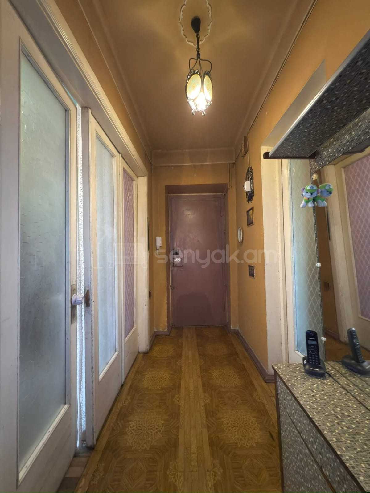 4 Սենյականոց Բնակարան Քարե Շենքում, 86քմ, 3/5 հարկ, Կոսմետիկ Վերանորոգված, Կահավորված, Արևկող