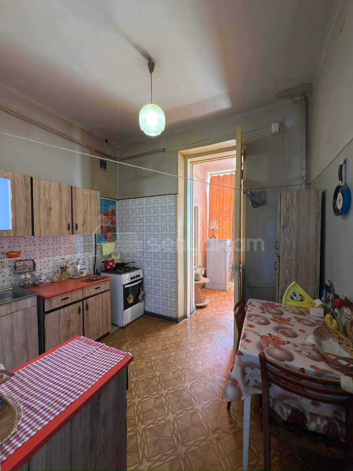 4 Սենյականոց Բնակարան Քարե Շենքում, 86քմ, 3/5 հարկ, Կոսմետիկ Վերանորոգված, Կահավորված, Արևկող