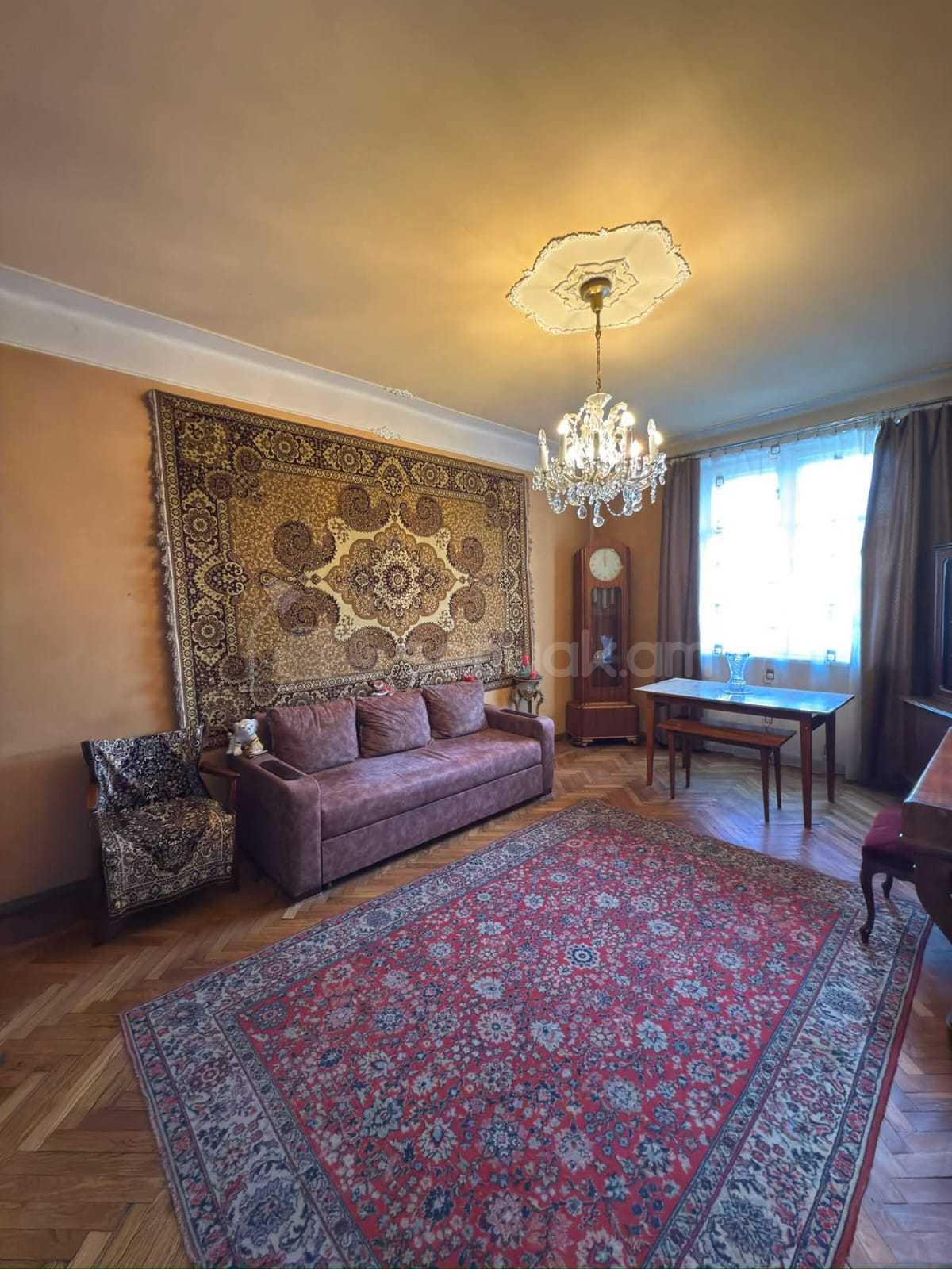 4 Սենյականոց Բնակարան Քարե Շենքում, 86քմ, 3/5 հարկ, Կոսմետիկ Վերանորոգված, Կահավորված, Արևկող