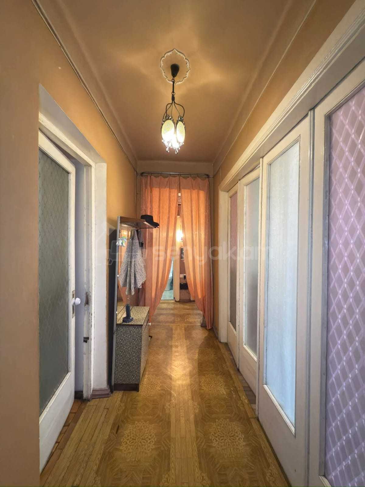 4 Սենյականոց Բնակարան Քարե Շենքում, 86քմ, 3/5 հարկ, Կոսմետիկ Վերանորոգված, Կահավորված, Արևկող