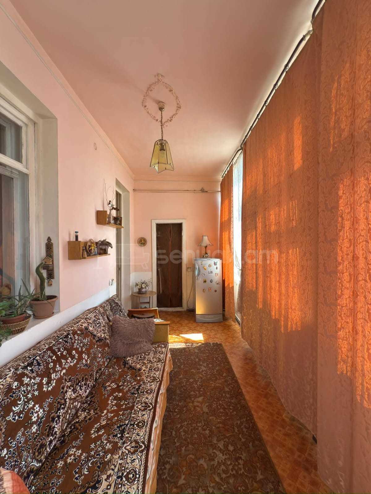 4 Սենյականոց Բնակարան Քարե Շենքում, 86քմ, 3/5 հարկ, Կոսմետիկ Վերանորոգված, Կահավորված, Արևկող