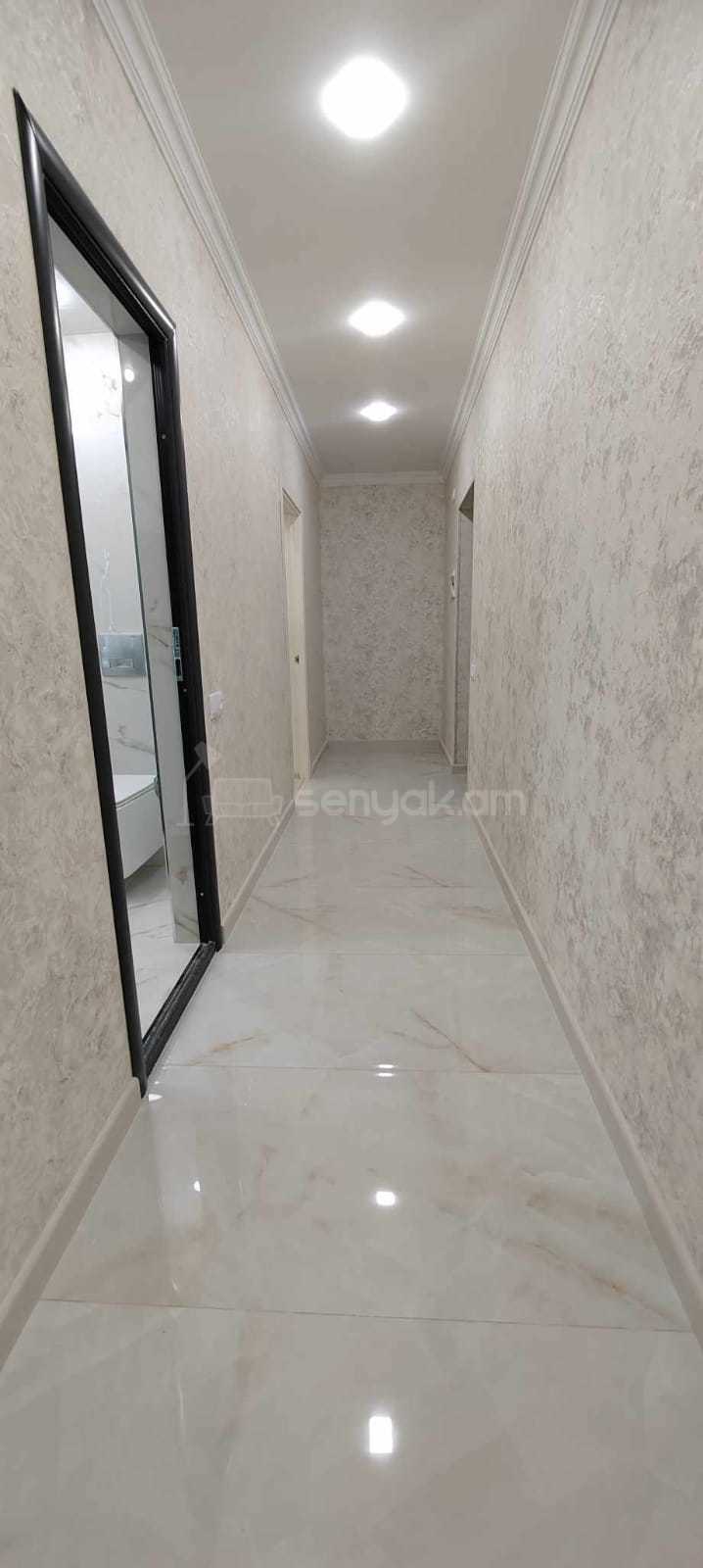 3 Սենյականոց Բնակարան Քարե Շենքում, 60քմ, 1/5 հարկ, Դիզայներական Վերանորոգված