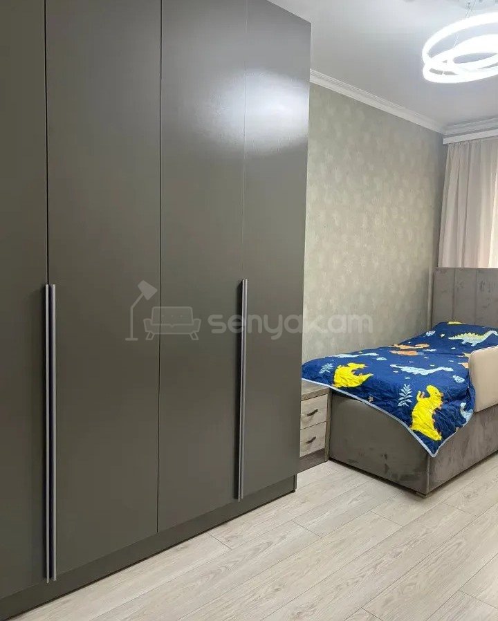 3 Սենյականոց Բնակարան Քարե Շենքում, 65քմ, 3/4 հարկ, Կապիտալ Վերանորոգված