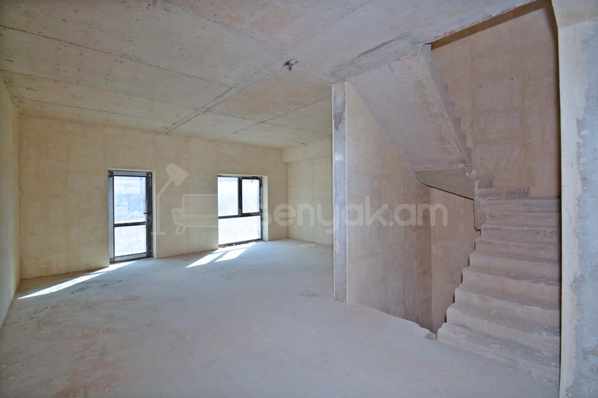 6 Սենյականոց Սեփական Տուն, 240քմ, Ավտոտնակով