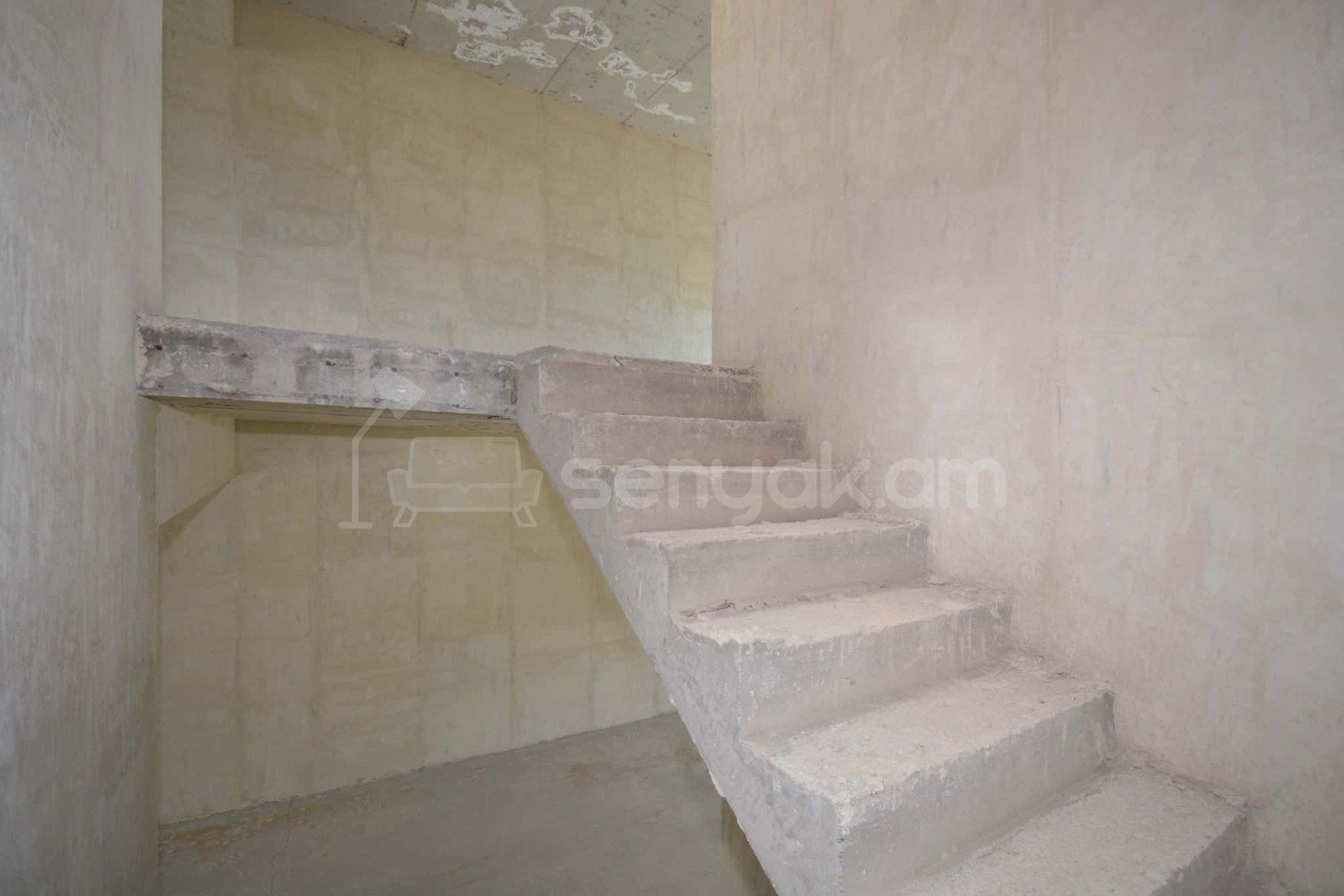 6 Սենյականոց Սեփական Տուն, 240քմ, Ավտոտնակով