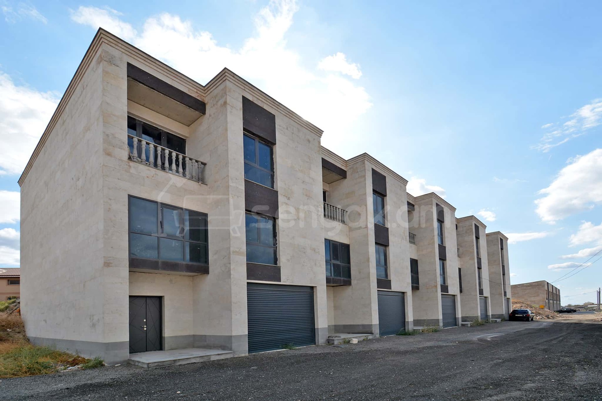 6 Սենյականոց Սեփական Տուն, 240քմ, Ավտոտնակով